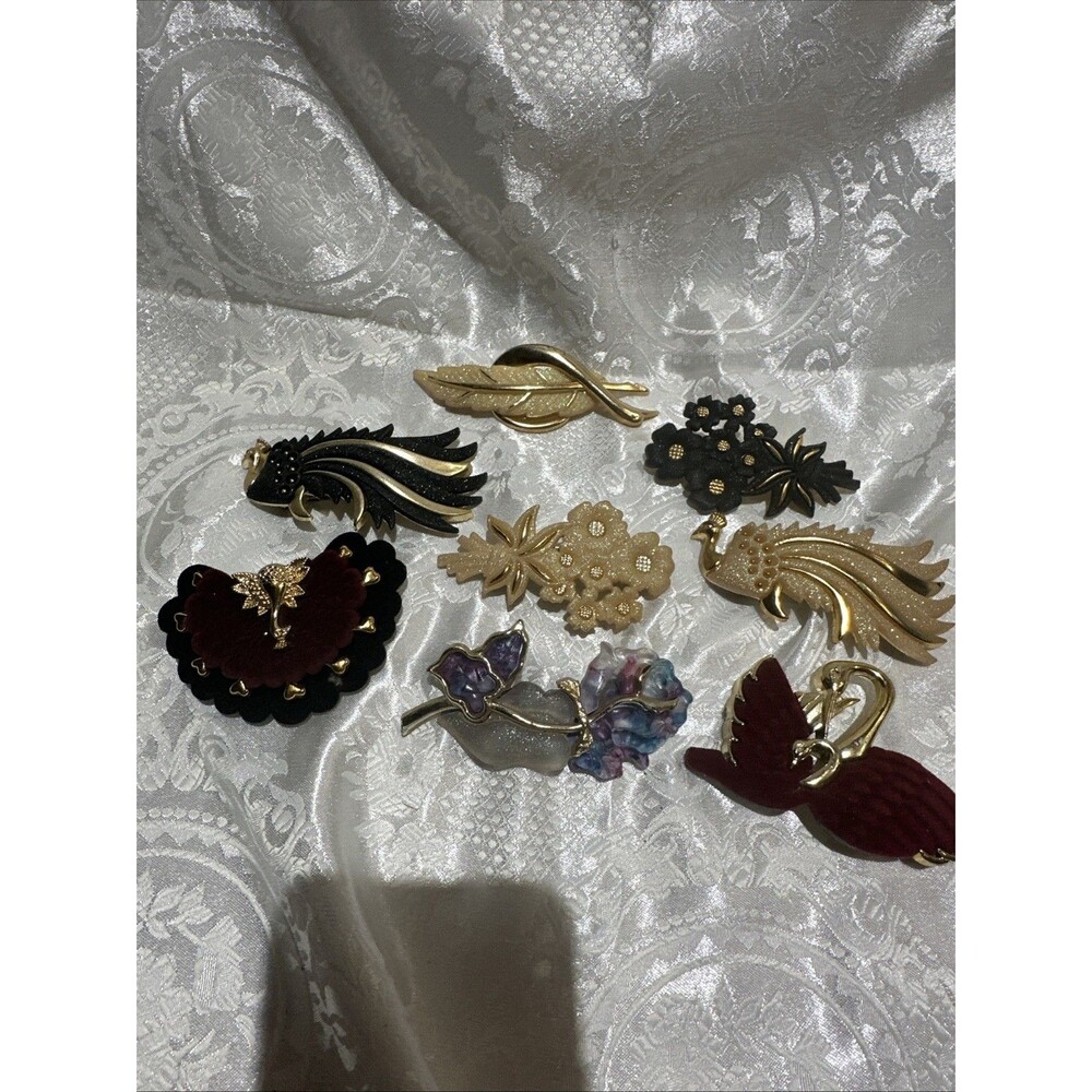 Vintage Hair Clips Lot Of 8 Pieces